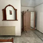 Semesterbostad Partarolos Traditional House